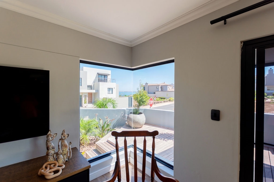 3 Bedroom Property for Sale in Calypso Beach Western Cape